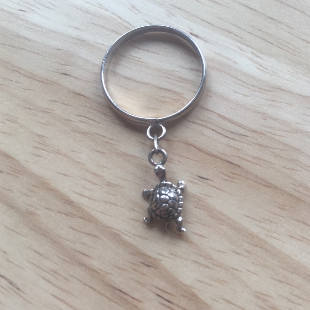 Silver turtle pinky ring